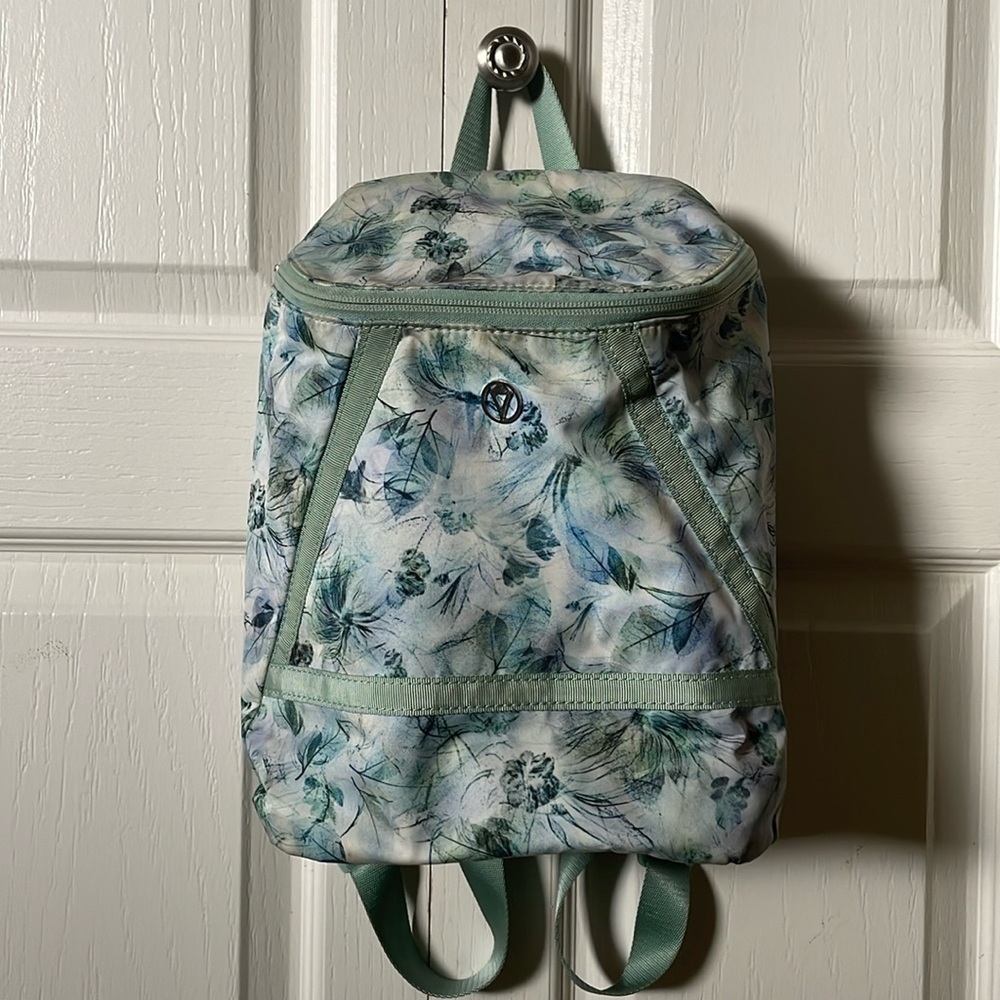 Ivivva by Lululemon backpack